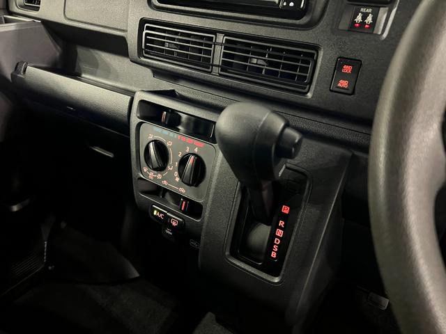 ハイゼットカーゴクルーズターボ　走行２８６５２キロ／４ＷＤ／バックカメラ一年保証・走行距離無制限　フルセグナビ　Ｂｌｕｅｔｏｏｔｈ　バックカメラ　ＥＴＣ　クリアランスソナー　オートライト　ＬＥＤヘッドライト　両側電動スライドドア（埼玉県）の中古車