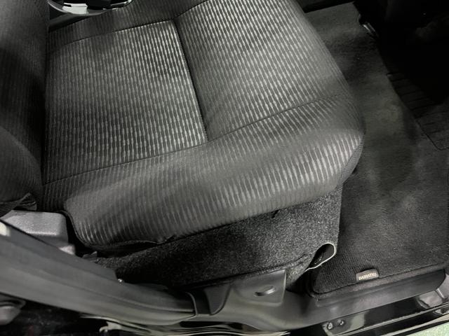 ハイゼットカーゴクルーズターボ　走行２８６５２キロ／４ＷＤ／バックカメラ一年保証・走行距離無制限　フルセグナビ　Ｂｌｕｅｔｏｏｔｈ　バックカメラ　ＥＴＣ　クリアランスソナー　オートライト　ＬＥＤヘッドライト　両側電動スライドドア（埼玉県）の中古車
