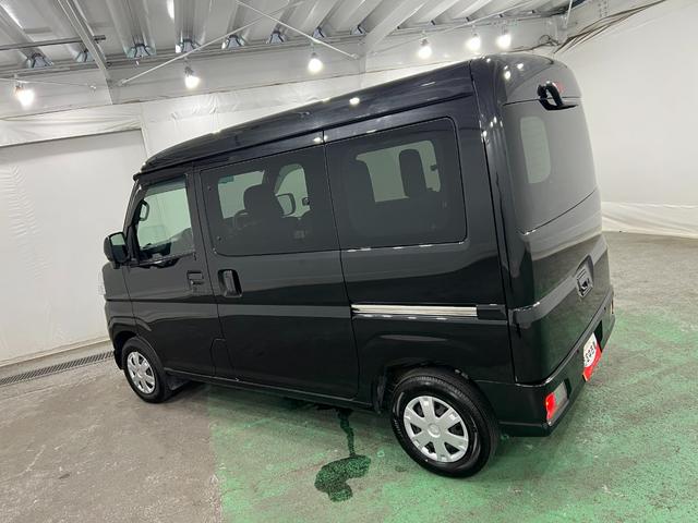 ハイゼットカーゴクルーズターボ　走行２８６５２キロ／４ＷＤ／バックカメラ一年保証・走行距離無制限　フルセグナビ　Ｂｌｕｅｔｏｏｔｈ　バックカメラ　ＥＴＣ　クリアランスソナー　オートライト　ＬＥＤヘッドライト　両側電動スライドドア（埼玉県）の中古車