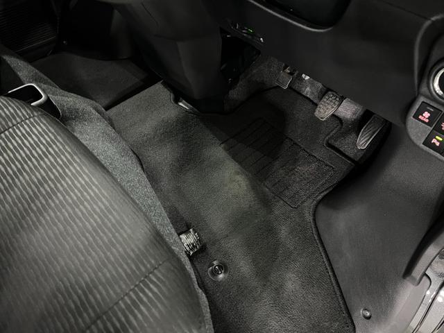 ハイゼットカーゴクルーズターボ　走行２８６５２キロ／４ＷＤ／バックカメラ一年保証・走行距離無制限　フルセグナビ　Ｂｌｕｅｔｏｏｔｈ　バックカメラ　ＥＴＣ　クリアランスソナー　オートライト　ＬＥＤヘッドライト　両側電動スライドドア（埼玉県）の中古車