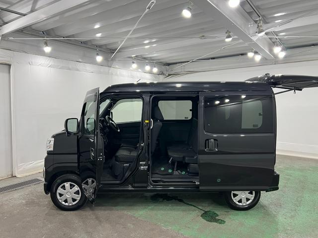 ハイゼットカーゴクルーズターボ　走行２８６５２キロ／４ＷＤ／バックカメラ一年保証・走行距離無制限　フルセグナビ　Ｂｌｕｅｔｏｏｔｈ　バックカメラ　ＥＴＣ　クリアランスソナー　オートライト　ＬＥＤヘッドライト　両側電動スライドドア（埼玉県）の中古車