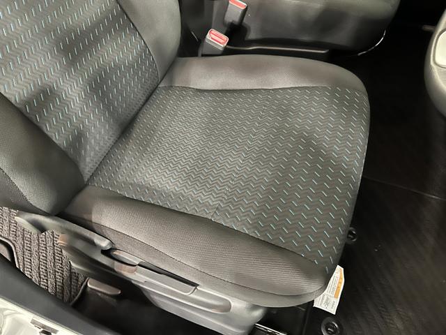 トールカスタムＧ　ターボ　走６０２０３キロ／ＬＥＤヘッドランプ１年保証距離無制限　走行距離６０２０３キロ　純正マット　助手席エアバッグ　クリアランスソナー　ＬＥＤヘッドランプ　アイドリングストップ　両側電動スライドドア　オート格納式ドアミラー　キーフリー（埼玉県）の中古車