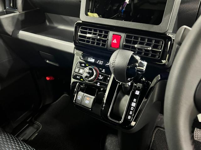 タントカスタムRSリミテッド 走行2625キロ/両側電動スライド1年保証・走行距離無制限 サイドエアバック クリアランスソナー オートマチックハイビーム オートライト LEDヘッドライト ベンチシート シートヒーター 両側電動スライドドア(埼玉県)の中古車