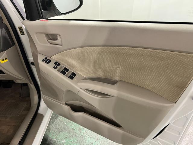 アイシスL 車検整備付/片側電スラドア/プッシュスタートエンジン点検記録簿あり 1年保証距離無制限 走行距離114663キロ 右前修復歴 車検整備付 ワンセグナビ バックカメラ 純正マット 運転席助手席エアバッグ 片側電動スライドドア(埼玉県)の中古車