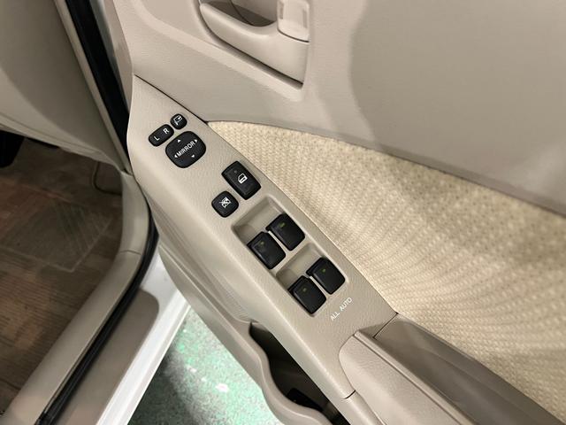 アイシスL 車検整備付/片側電スラドア/プッシュスタートエンジン点検記録簿あり 1年保証距離無制限 走行距離114663キロ 右前修復歴 車検整備付 ワンセグナビ バックカメラ 純正マット 運転席助手席エアバッグ 片側電動スライドドア(埼玉県)の中古車