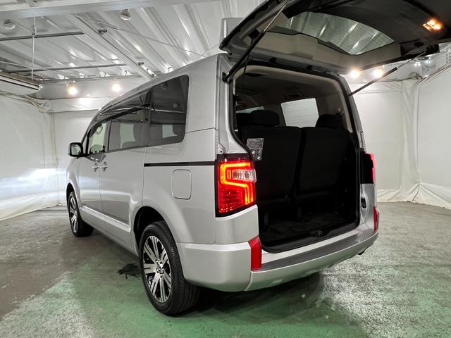 デリカＤ：５Ｇ　パワーパッケージ　走行６８６４２キロ／車検整備付／４ＷＤ一年保証・走行距離無制限　フルセグナビ　Ｂｌｕｅｔｏｏｔｈ　全周囲カメラ　ＥＴＣ　オートライト　ＬＥＤヘッドライト　シートヒーター　軽油（埼玉県）の中古車