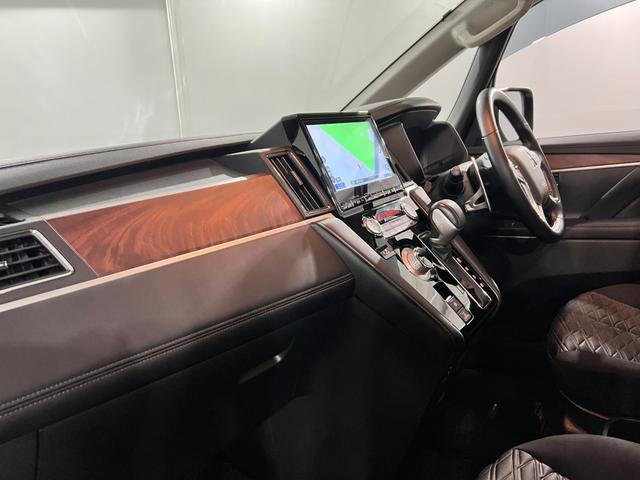 デリカＤ：５Ｇ　パワーパッケージ　走行６８６４２キロ／車検整備付／４ＷＤ一年保証・走行距離無制限　フルセグナビ　Ｂｌｕｅｔｏｏｔｈ　全周囲カメラ　ＥＴＣ　オートライト　ＬＥＤヘッドライト　シートヒーター　軽油（埼玉県）の中古車