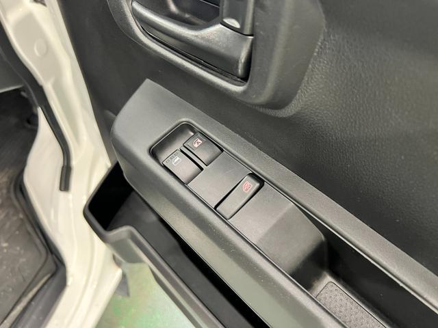 ハイゼットカーゴDX 走行89666キロ/FMAMラジオ/純正フロアマット1年保証距離無制限 走行距離89666キロ FMAMラジオ 純正フロアマット 助手席エアバッグ クリアランスソナー オートライト LEDヘッドランプ アイドリングストップ 両側スライドドア(埼玉県)の中古車