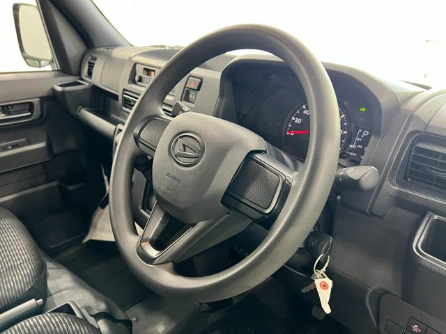 ハイゼットカーゴDX 走行89666キロ/FMAMラジオ/純正フロアマット1年保証距離無制限 走行距離89666キロ FMAMラジオ 純正フロアマット 助手席エアバッグ クリアランスソナー オートライト LEDヘッドランプ アイドリングストップ 両側スライドドア(埼玉県)の中古車