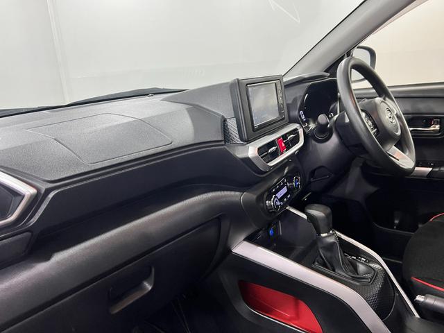 ロッキーX 走行30797キロ/純正7インチナビ/ドラレコ/マットワンオーナー 禁煙車 純正7インチナビ バックカメラ ETC ドラレコ 純正マット サイドエアバッグ LEDヘッドランプ アイドリングストップ オート格納式ドアミラー キーフリー 純正アルミホイール(埼玉県)の中古車