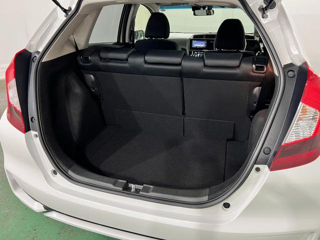 フィット13G・Lホンダセンシング 走行12981キロ/バックカメラ一年保証・走行距離無制限 TVレスナビ Bluetooth バックカメラ ドラレコ ETC サイドエアバック オートライト LEDヘッドライト(埼玉県)の中古車