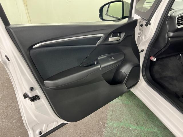 フィット13G・Lホンダセンシング 走行12981キロ/バックカメラ一年保証・走行距離無制限 TVレスナビ Bluetooth バックカメラ ドラレコ ETC サイドエアバック オートライト LEDヘッドライト(埼玉県)の中古車