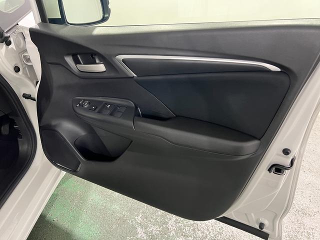 フィット13G・Lホンダセンシング 走行12981キロ/バックカメラ一年保証・走行距離無制限 TVレスナビ Bluetooth バックカメラ ドラレコ ETC サイドエアバック オートライト LEDヘッドライト(埼玉県)の中古車