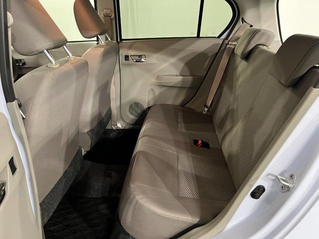 ミライースＸ　走行１０４６８２キロ／ＣＤチューナー一年保証・走行距離無制限　助手席エアバック　純正カーペットマット　ＣＤチューナー　アイドリングストップ　キーレス　アルミホイール（埼玉県）の中古車