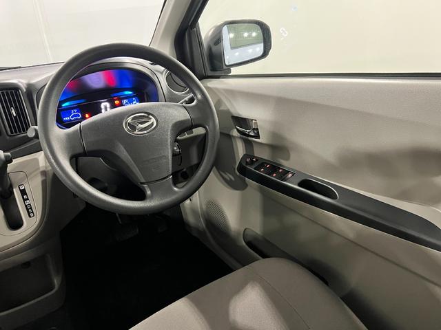ミライースＸ　走行１０４６８２キロ／ＣＤチューナー一年保証・走行距離無制限　助手席エアバック　純正カーペットマット　ＣＤチューナー　アイドリングストップ　キーレス　アルミホイール（埼玉県）の中古車