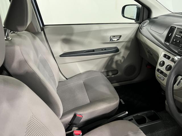 ミライースＸ　走行１０４６８２キロ／ＣＤチューナー一年保証・走行距離無制限　助手席エアバック　純正カーペットマット　ＣＤチューナー　アイドリングストップ　キーレス　アルミホイール（埼玉県）の中古車