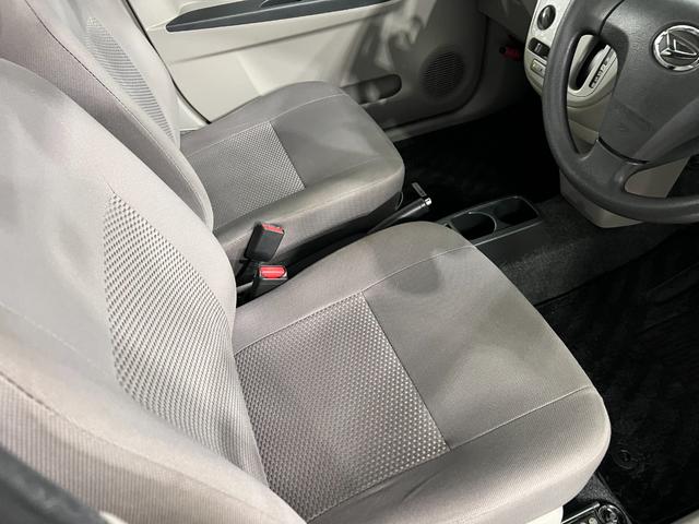 ミライースＸ　走行１０４６８２キロ／ＣＤチューナー一年保証・走行距離無制限　助手席エアバック　純正カーペットマット　ＣＤチューナー　アイドリングストップ　キーレス　アルミホイール（埼玉県）の中古車