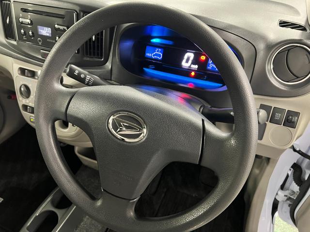 ミライースＸ　走行１０４６８２キロ／ＣＤチューナー一年保証・走行距離無制限　助手席エアバック　純正カーペットマット　ＣＤチューナー　アイドリングストップ　キーレス　アルミホイール（埼玉県）の中古車