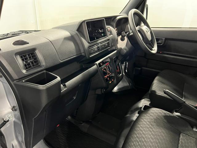 ハイゼットカーゴDX 走行2591キロ/R8年式/車検R10.11年保証距離無制限 走行距離2591キロ 純正フロアマット 助手席エアバック クリアランスソナー オートライト アイドリングストップ 両側スライドドア キーレスエントリー(埼玉県)の中古車
