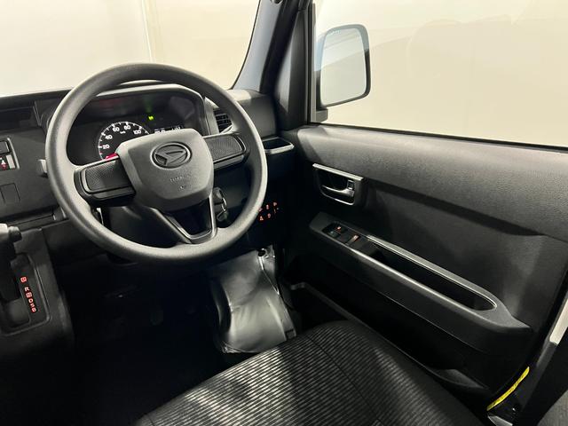 ハイゼットカーゴDX 走行2591キロ/R8年式/車検R10.11年保証距離無制限 走行距離2591キロ 純正フロアマット 助手席エアバック クリアランスソナー オートライト アイドリングストップ 両側スライドドア キーレスエントリー(埼玉県)の中古車