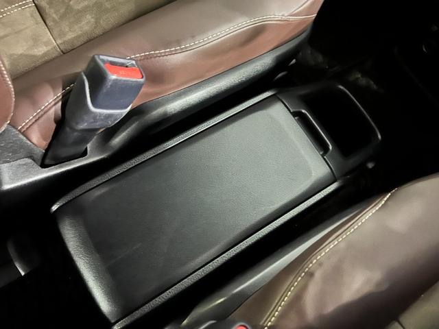 エスクァイアハイブリッドＧｉ　プレミアムパッケージ　走行９４８９９キロ一年保証・走行距離無制限　フルセグナビ　Ｂｌｕｅｔｏｏｔｈ　バックカメラ　ＥＴＣ　オートライト　ＬＥＤヘッドライト　両側電動スライドドア（埼玉県）の中古車