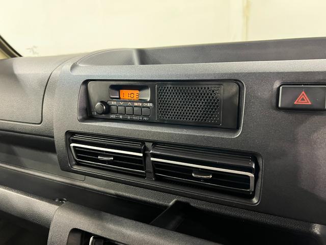 ハイゼットトラックスタンダード 農用スペシャル 4WD/MT車/FMAMラジオ1年保証距離無制限 走行距離10309キロ FMAMラジオ 純正フロアマット 助手席エアバック オートライト アイドリングストップ 荷台作業灯(埼玉県)の中古車