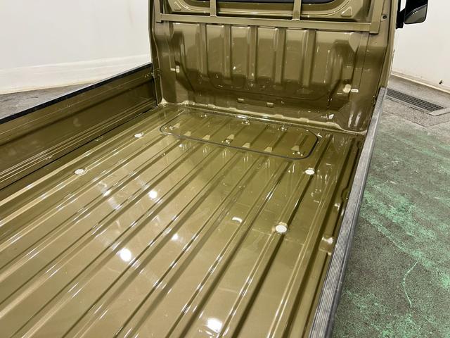 ハイゼットトラックスタンダード 農用スペシャル 4WD/MT車/FMAMラジオ1年保証距離無制限 走行距離10309キロ FMAMラジオ 純正フロアマット 助手席エアバック オートライト アイドリングストップ 荷台作業灯(埼玉県)の中古車