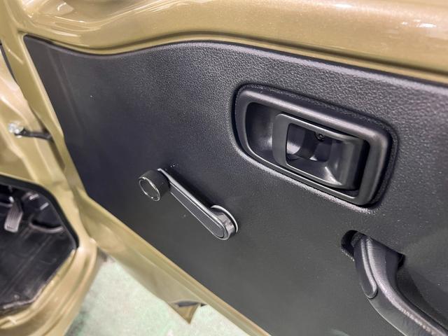 ハイゼットトラックスタンダード 農用スペシャル 4WD/MT車/FMAMラジオ1年保証距離無制限 走行距離10309キロ FMAMラジオ 純正フロアマット 助手席エアバック オートライト アイドリングストップ 荷台作業灯(埼玉県)の中古車