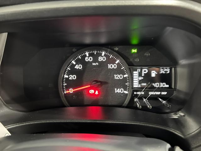 ハイゼットカーゴＤＸ　走行４０３０キロ／クリアランスソナー一年保証・走行距離無制限　助手席エアバック　純正カーペットマット　クリアランスソナー　オートライト　アイドリングストップ（埼玉県）の中古車