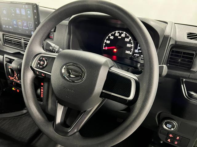 ハイゼットカーゴDX 走行3517キロ/ディスプレイオーディオ/バックカメラ一年保証・走行距離無制限 ディスプレイオーディオ Bluetooth バックカメラ クリアランスソナー LEDヘッドライト 純正マット 両側スライドドア(埼玉県)の中古車