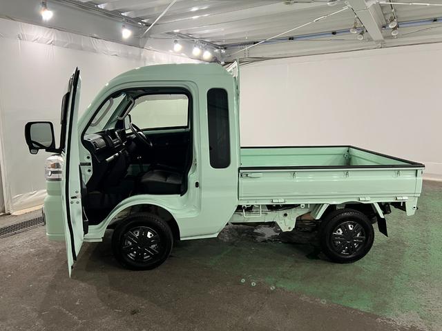 ハイゼットトラックジャンボエクストラ　４ＷＤ／車検整備付／走行２０２４０キロ１年保証距離無制限　走行距離２０２４０キロ　ＣＤチューナー　純正フロアマット　助手席エアバック　クリアランスソナー　オートライト　ＬＥＤヘッドランプ　アイドリングストップ　プッシュボタンスタート（埼玉県）の中古車
