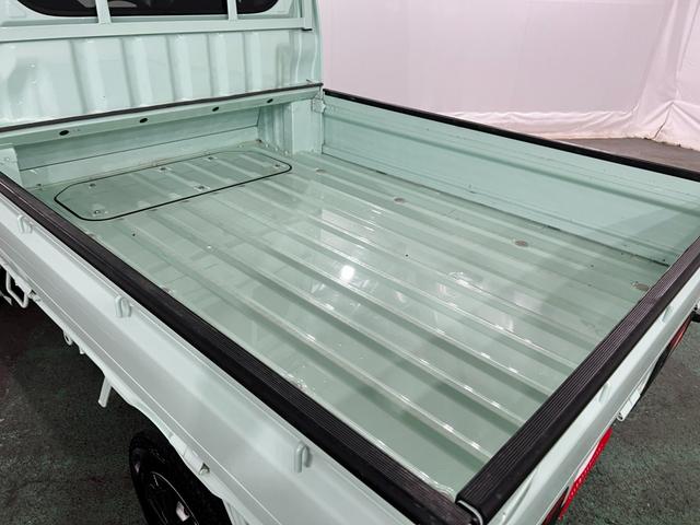 ハイゼットトラックジャンボエクストラ　４ＷＤ／車検整備付／走行２０２４０キロ１年保証距離無制限　走行距離２０２４０キロ　ＣＤチューナー　純正フロアマット　助手席エアバック　クリアランスソナー　オートライト　ＬＥＤヘッドランプ　アイドリングストップ　プッシュボタンスタート（埼玉県）の中古車