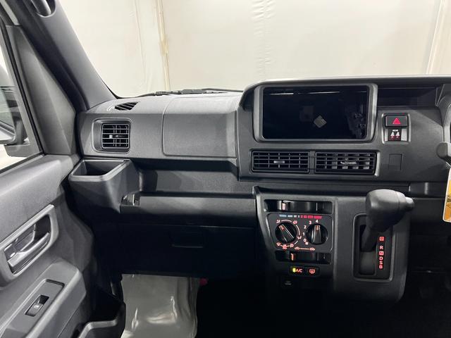 ハイゼットカーゴＤＸ　走行１０５６キロ／クリアランスソナーＲ８年式　禁煙車　ワンオーナー　一年保証・走行距離無制限　走行１０５６キロ　スマートアシスト　純正ゴムマット　クリアランスソナー　オートライト　アイドリングストップ　キーレス（埼玉県）の中古車