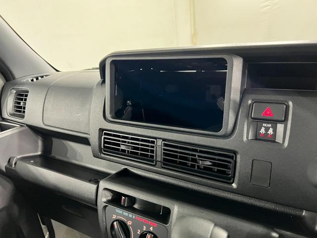 ハイゼットカーゴＤＸ　走行１０５６キロ／クリアランスソナーＲ８年式　禁煙車　ワンオーナー　一年保証・走行距離無制限　走行１０５６キロ　スマートアシスト　純正ゴムマット　クリアランスソナー　オートライト　アイドリングストップ　キーレス（埼玉県）の中古車