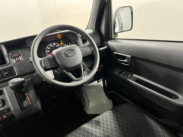 ハイゼットカーゴＤＸ　走行１０５６キロ／クリアランスソナーＲ８年式　禁煙車　ワンオーナー　一年保証・走行距離無制限　走行１０５６キロ　スマートアシスト　純正ゴムマット　クリアランスソナー　オートライト　アイドリングストップ　キーレス（埼玉県）の中古車