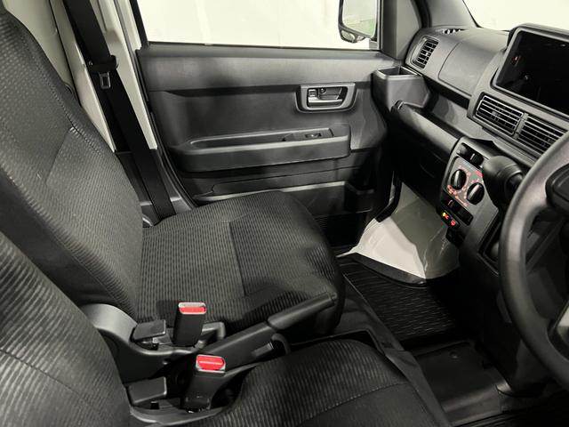 ハイゼットカーゴＤＸ　走行１０５６キロ／クリアランスソナーＲ８年式　禁煙車　ワンオーナー　一年保証・走行距離無制限　走行１０５６キロ　スマートアシスト　純正ゴムマット　クリアランスソナー　オートライト　アイドリングストップ　キーレス（埼玉県）の中古車