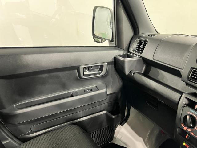 ハイゼットカーゴＤＸ　走行１０５６キロ／クリアランスソナーＲ８年式　禁煙車　ワンオーナー　一年保証・走行距離無制限　走行１０５６キロ　スマートアシスト　純正ゴムマット　クリアランスソナー　オートライト　アイドリングストップ　キーレス（埼玉県）の中古車