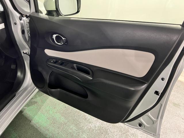 ノートX 走行27985キロ/クリアランスソナー一年保証・ 走行距離無制限 走行27985キロ 助手席エアバック 純正カーペットマット クリアランスソナー オートライト(埼玉県)の中古車