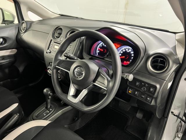 ノートX 走行27985キロ/クリアランスソナー一年保証・ 走行距離無制限 走行27985キロ 助手席エアバック 純正カーペットマット クリアランスソナー オートライト(埼玉県)の中古車