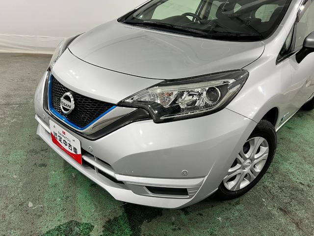 ノートｅ−パワー　Ｘ　走行２５６５８キロ／車検整備付／全周囲カメラ一年保証・走行距離無制限　走行２５６５８キロ　フルセグナビ　Ｂｌｕｅｔｏｏｔｈ　全周囲カメラ　ＥＴＣ　オートライト　ＬＥＤヘッドライト　ＤＶＤ（埼玉県）の中古車