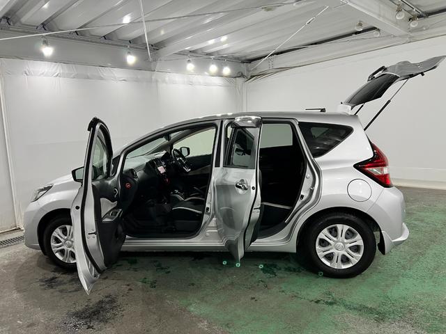 ノートｅ−パワー　Ｘ　走行２５６５８キロ／車検整備付／全周囲カメラ一年保証・走行距離無制限　走行２５６５８キロ　フルセグナビ　Ｂｌｕｅｔｏｏｔｈ　全周囲カメラ　ＥＴＣ　オートライト　ＬＥＤヘッドライト　ＤＶＤ（埼玉県）の中古車