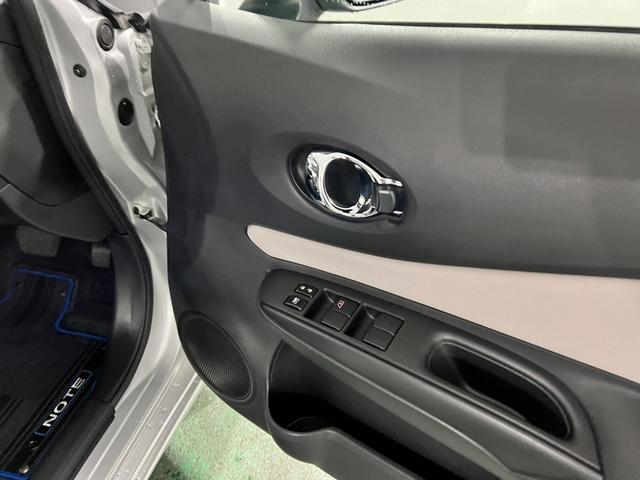 ノートｅ−パワー　Ｘ　走行２５６５８キロ／車検整備付／全周囲カメラ一年保証・走行距離無制限　走行２５６５８キロ　フルセグナビ　Ｂｌｕｅｔｏｏｔｈ　全周囲カメラ　ＥＴＣ　オートライト　ＬＥＤヘッドライト　ＤＶＤ（埼玉県）の中古車