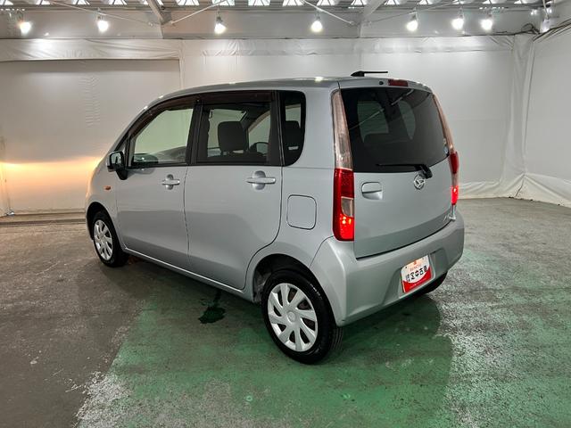 ムーヴＬ　雹害／車検整備付／走行７０９２６キロ／ＣＤチューナー１年保証距離無制限　走行距離７０９２６キロ　ＣＤチューナー　純正マット　助手席エアバッグ　ベンチシート　オートエアコン　電動格納式ドアミラー（埼玉県）の中古車