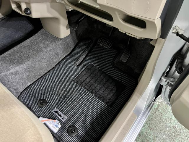 ムーヴＬ　雹害／車検整備付／走行７０９２６キロ／ＣＤチューナー１年保証距離無制限　走行距離７０９２６キロ　ＣＤチューナー　純正マット　助手席エアバッグ　ベンチシート　オートエアコン　電動格納式ドアミラー（埼玉県）の中古車