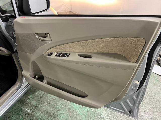ムーヴＬ　雹害／車検整備付／走行７０９２６キロ／ＣＤチューナー１年保証距離無制限　走行距離７０９２６キロ　ＣＤチューナー　純正マット　助手席エアバッグ　ベンチシート　オートエアコン　電動格納式ドアミラー（埼玉県）の中古車
