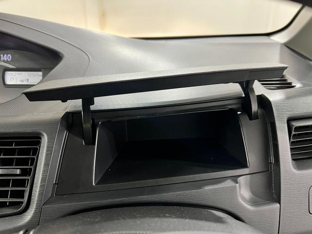 ムーヴＬ　雹害／車検整備付／走行７０９２６キロ／ＣＤチューナー１年保証距離無制限　走行距離７０９２６キロ　ＣＤチューナー　純正マット　助手席エアバッグ　ベンチシート　オートエアコン　電動格納式ドアミラー（埼玉県）の中古車