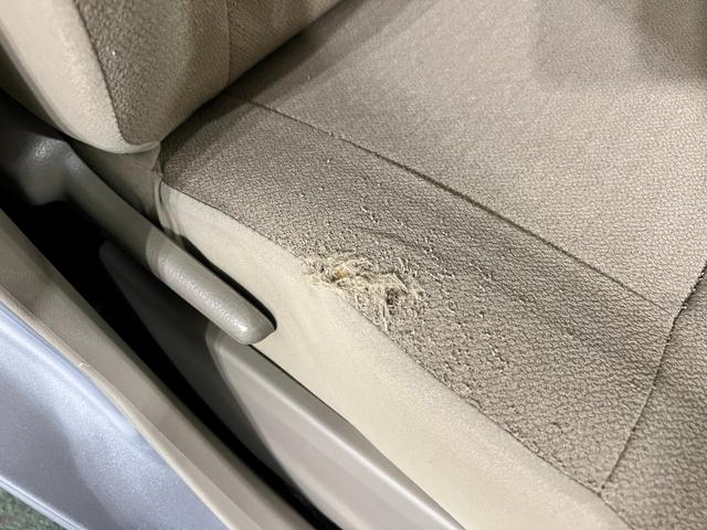 ムーヴＬ　雹害／車検整備付／走行７０９２６キロ／ＣＤチューナー１年保証距離無制限　走行距離７０９２６キロ　ＣＤチューナー　純正マット　助手席エアバッグ　ベンチシート　オートエアコン　電動格納式ドアミラー（埼玉県）の中古車