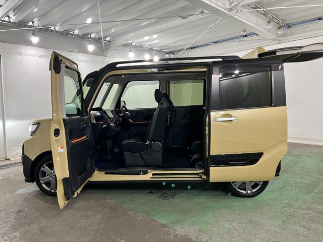 タントファンクロスターボ　走行４６３２０キロ／純正９型ナビドラレコ１年保証距離無制限　走行距離４６３２０キロ　純正フルセグナビ　パノラマモニター　ドラレコ　純正マット　サイドエアバッグ　ＬＥＤヘッドランプ　アイドリングストップ　シートヒーター　両側電動スライドドア（埼玉県）の中古車