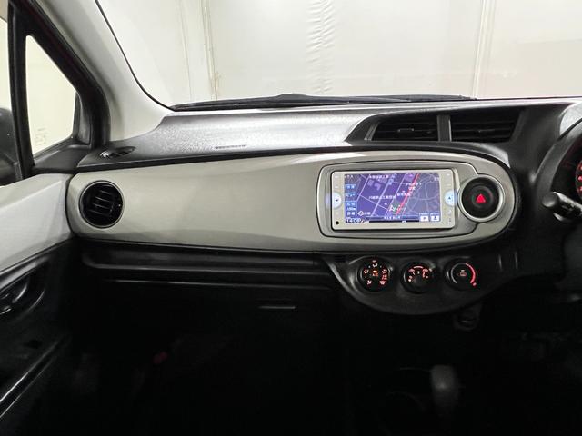 ヴィッツＦ　走行５２１３１キロ／ワンセグナビ／電動格納式ドアミラー１年保証距離無制限　走行距離５２１３１キロ　ワンセグナビ　バックカメラ　純正マット　助手席エアバッグ　電動格納式ドアミラー　キーレス（埼玉県）の中古車