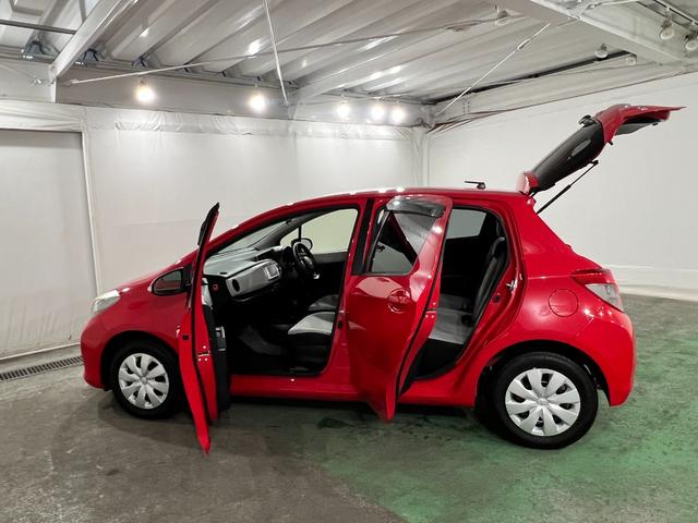 ヴィッツＦ　走行５２１３１キロ／ワンセグナビ／電動格納式ドアミラー１年保証距離無制限　走行距離５２１３１キロ　ワンセグナビ　バックカメラ　純正マット　助手席エアバッグ　電動格納式ドアミラー　キーレス（埼玉県）の中古車